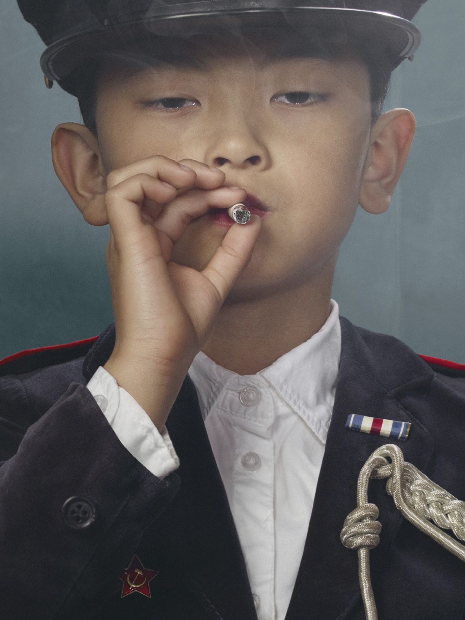 Smoking Kids, la serie di Frieke Janssens | Collater.al