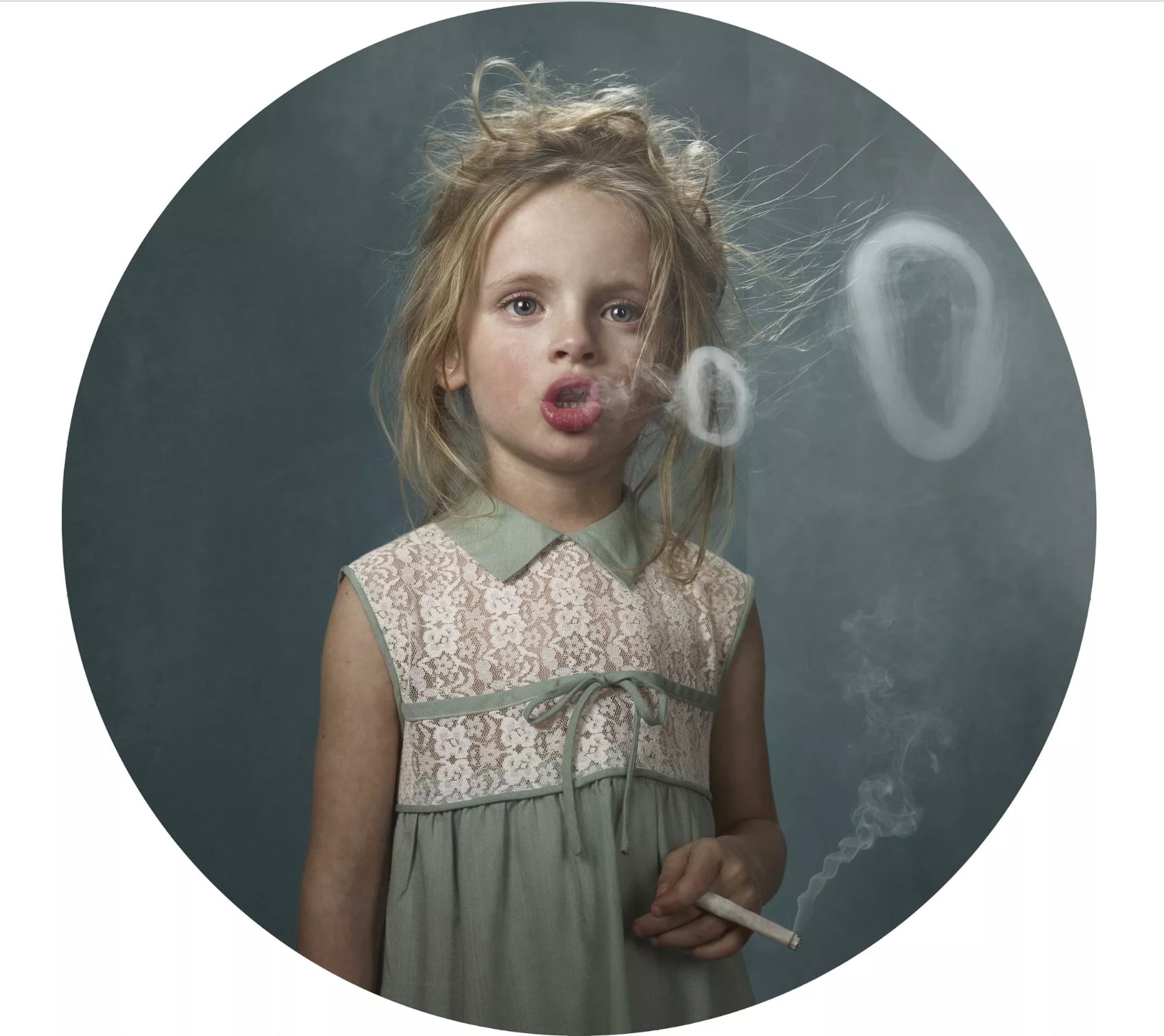Smoking Kids, la serie di Frieke Janssens | Collater.al