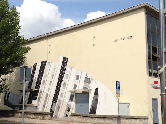 Escif - The Boat - Memorie Urbane Street Art Experience