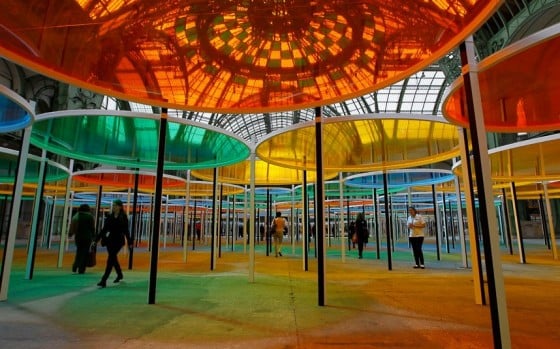 Excentrique(s) - Caleidoscopica installazione di Daniel Buren Excentrique(s) - Caleidoscopica installazione di Daniel Buren