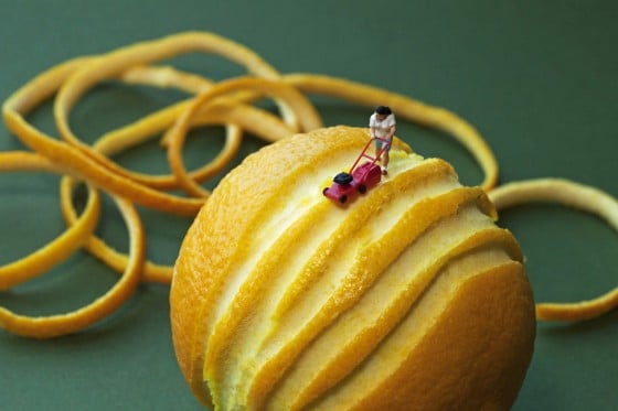 Christopher Boffoli - Big Appetites - Persone in miniatura in un mondo di cibi giganti