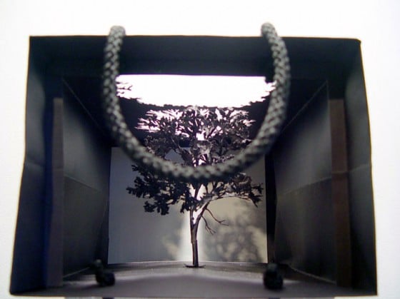 Yuken Teruya - Paper Art - Oggetti di carta trasformati in paessaggi naturali.