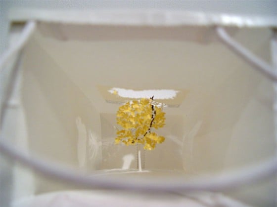 Yuken Teruya - Paper Art - Oggetti di carta trasformati in paessaggi naturali.