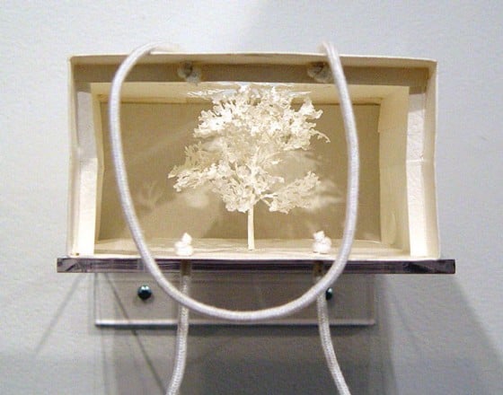 Yuken Teruya - Paper Art - Oggetti di carta trasformati in paessaggi naturali.