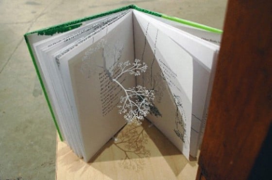 Yuken Teruya - Paper Art - Oggetti di carta trasformati in paessaggi naturali.