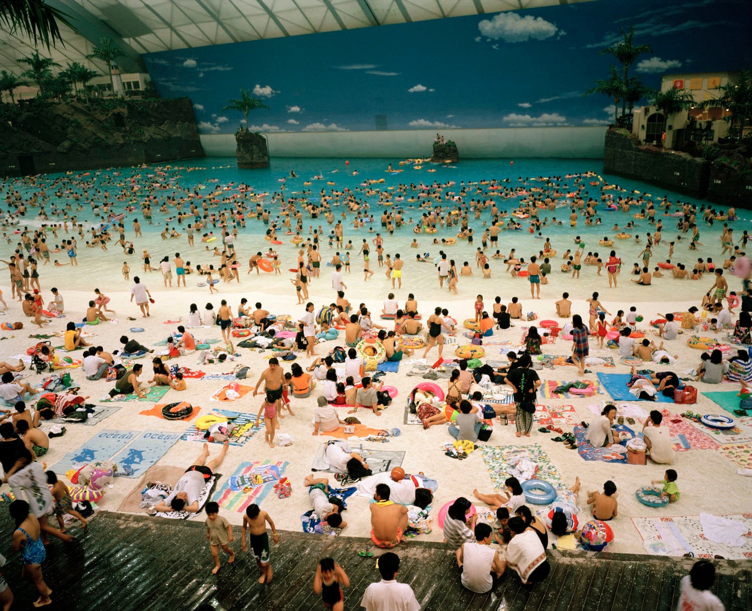 L'ironia kitsch del fotografo Martin Parr | Collater.al