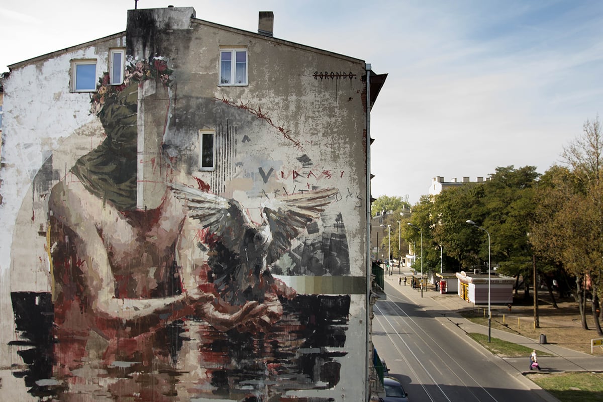 Borondo - Pittore e street artist spagnolo il cui stile mescola pittura e incisione