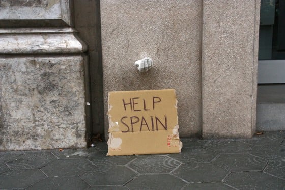 Hands - Installazione di mani in silicone a Barcellona
