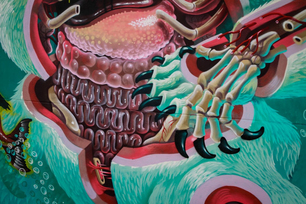 Nychos e le icone pop squartate a metà | Collater.al