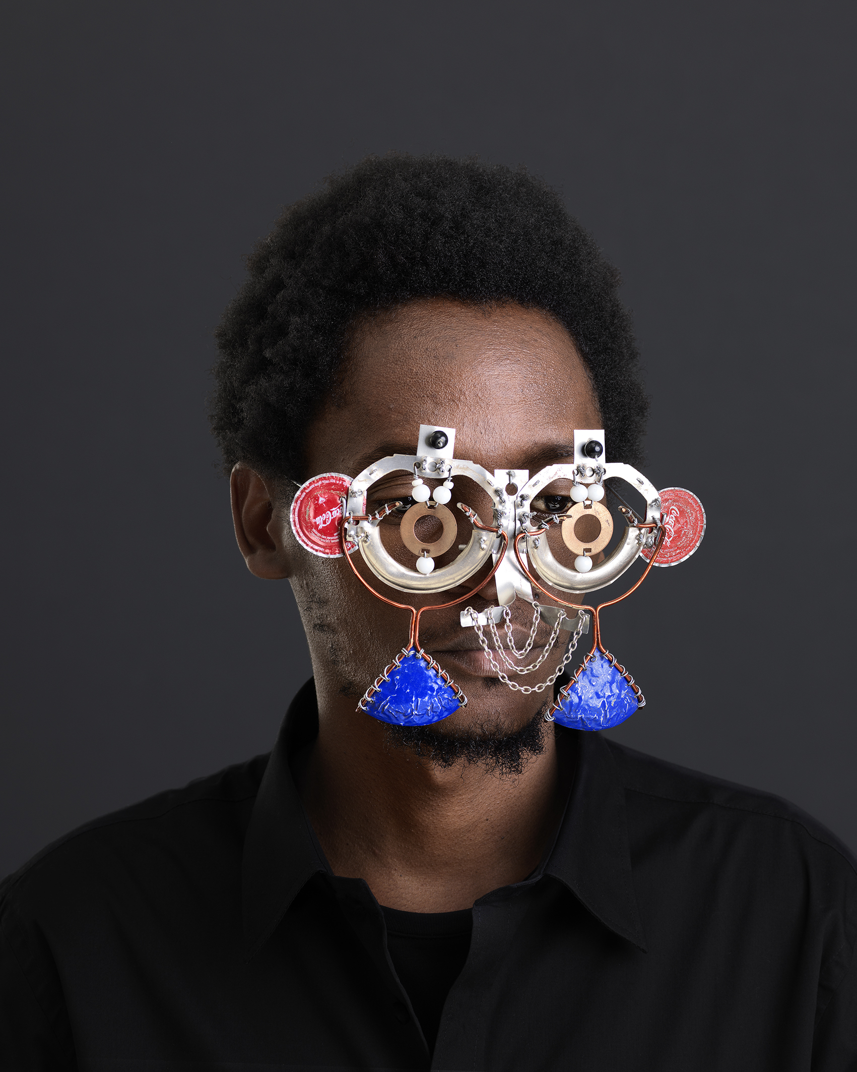 Gli stravaganti occhiali afrofuturistici di Cyrus Kabiru | Collater.al