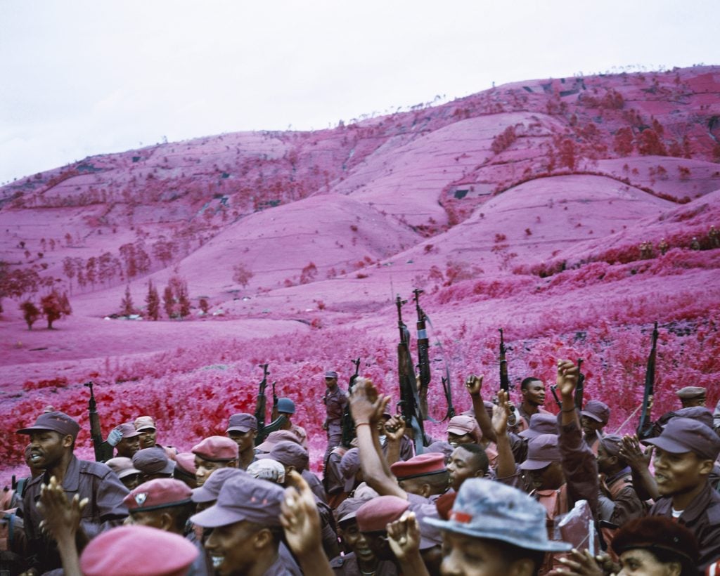 II surreale reportage di guerra di Richard Mosse | Collater.al 8