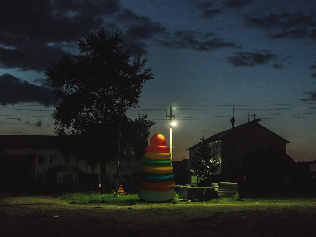 Nostalgies, i giocattoli extra large del fotografo Vincent Bousserez | Collater.al 7