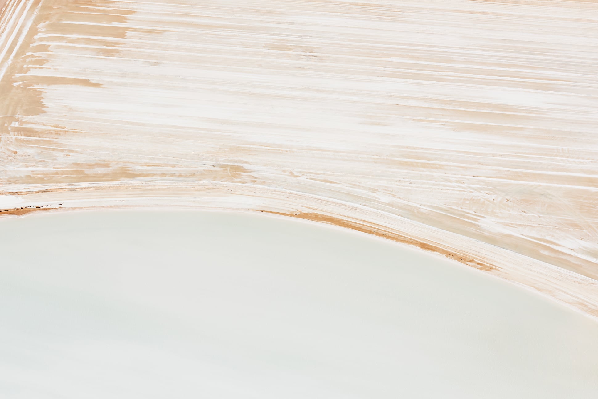 Salt and Sky, i paesaggi concettuali della fotografa Brooke Holm | Collater.al