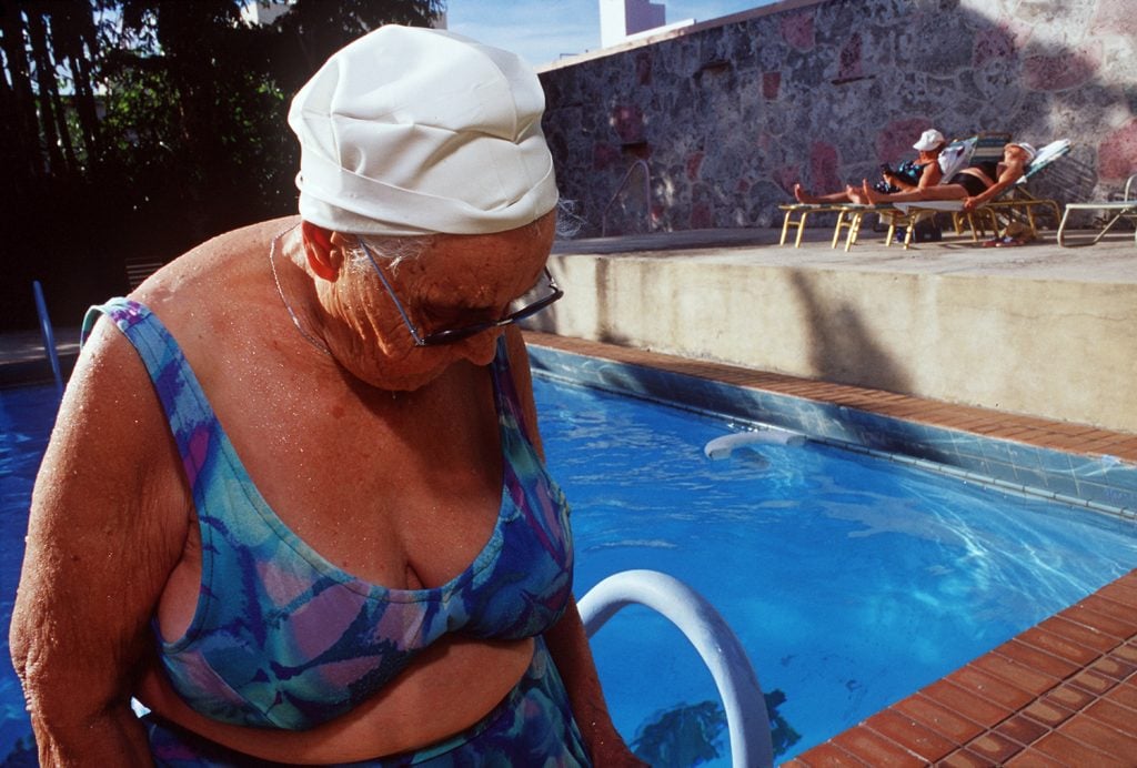 Haddon Hall, gli anziani pensionati di Miami immortalati da Naomi Harris | Collater.al 5