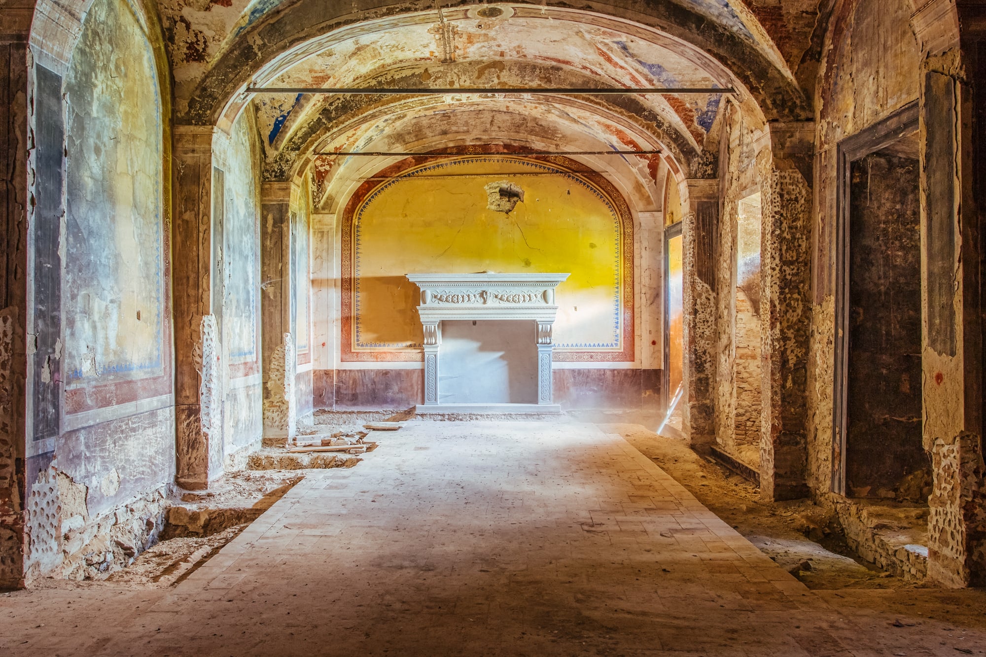 Domun Dei, le chiese abbandonate del fotografo James Kerwin | Collater.al 10