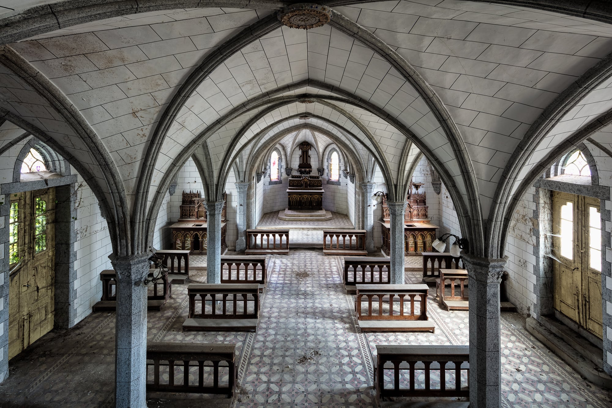 Domun Dei, le chiese abbandonate del fotografo James Kerwin | Collater.al 2