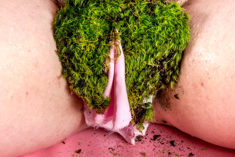 Le misteriose narrazioni fotografiche di Joanne Leah | Collater.al 18