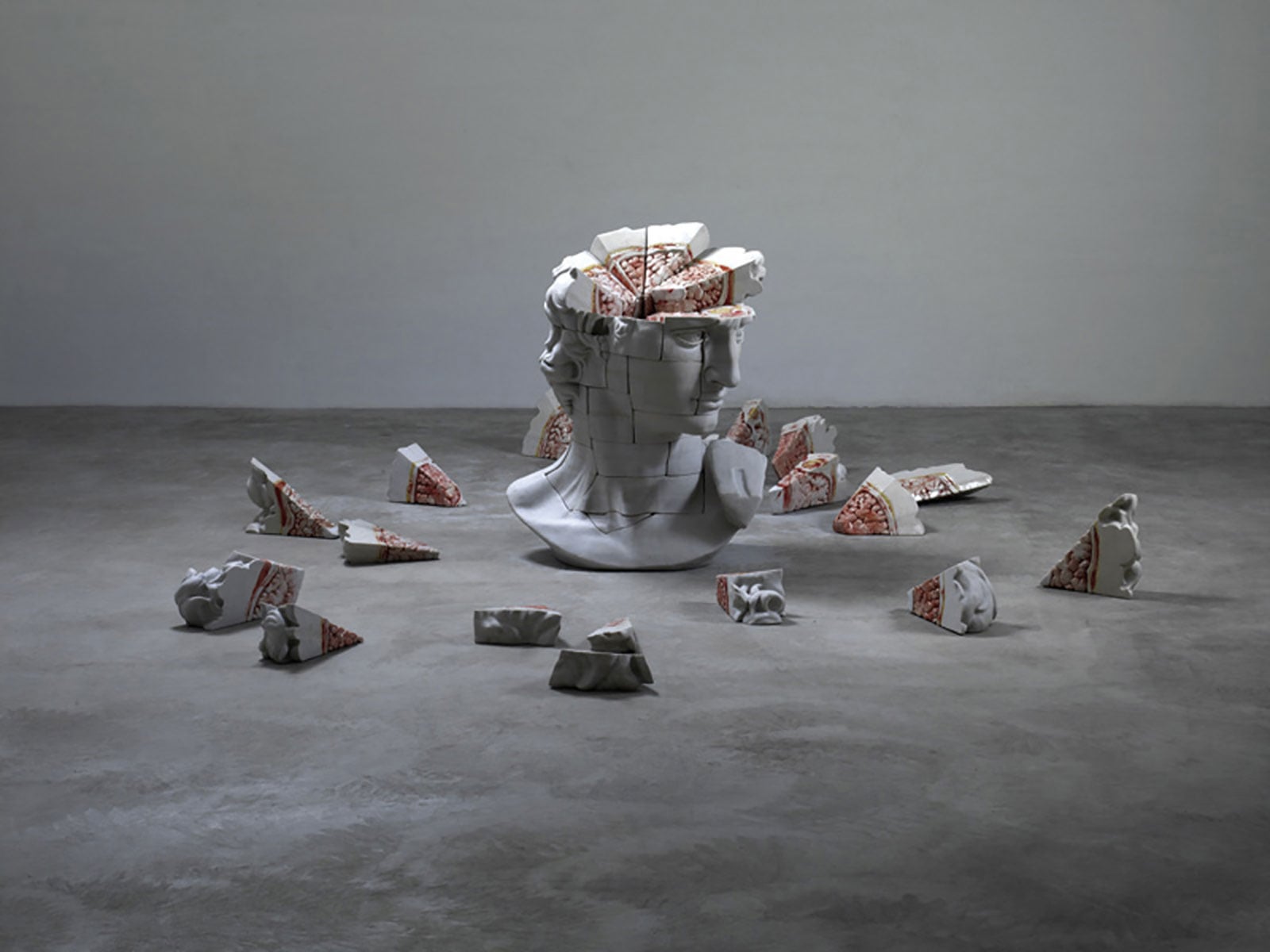 Uno sguardo all’interno dell’arte con le sculture classiche sezionate di Cao Hui | Collater.al