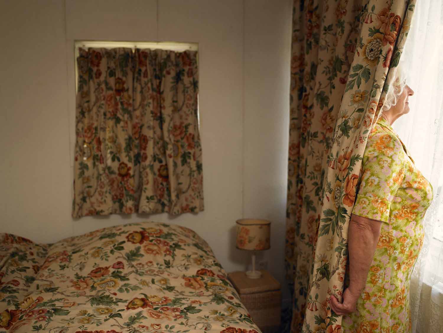 Everlasting, Annabel Oosteweeghel trasforma un bungalow disabitato in una storia anni ’60 | Collater.al 10