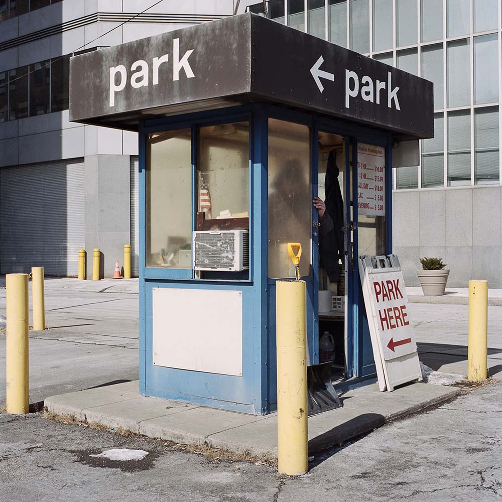 La solitudine dei parcheggiatori di Pittsburg nel progetto fotografico di Tom M. Johnson | Collater.al 12