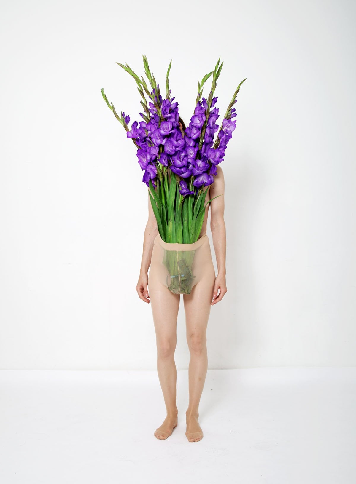 Reminiscence Of Being A Woman, l’insolita arte concettuale di Csilla Klenyánszki | Collater.al 1