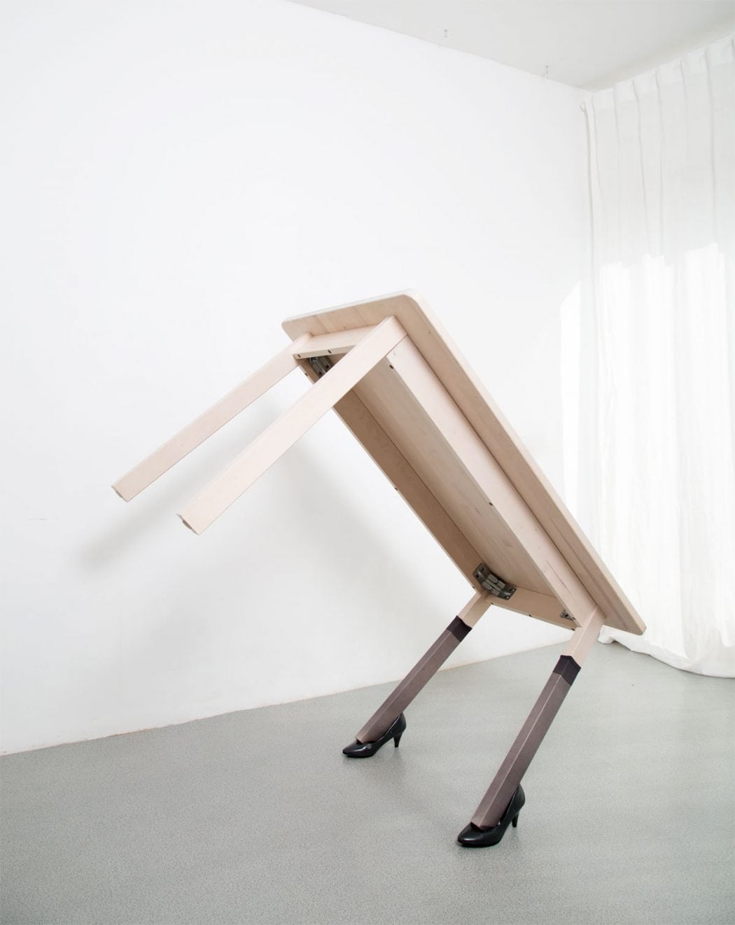 Reminiscence Of Being A Woman, l’insolita arte concettuale di Csilla Klenyánszki | Collater.al 8