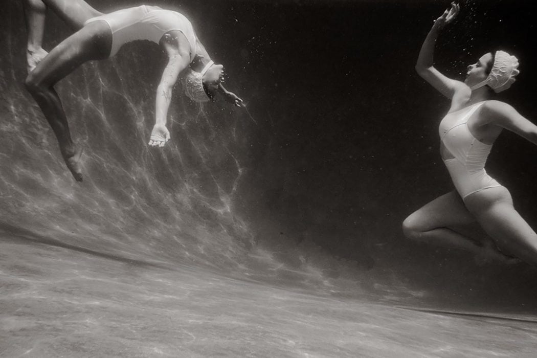 The Swimmers, le nuotatrici sincronizzate di Emma Hartvig | Collater.al 8