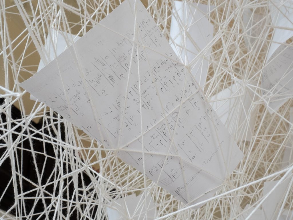 Beyond Time l’ultima installazione di Chiharu Shiota | Collater.al