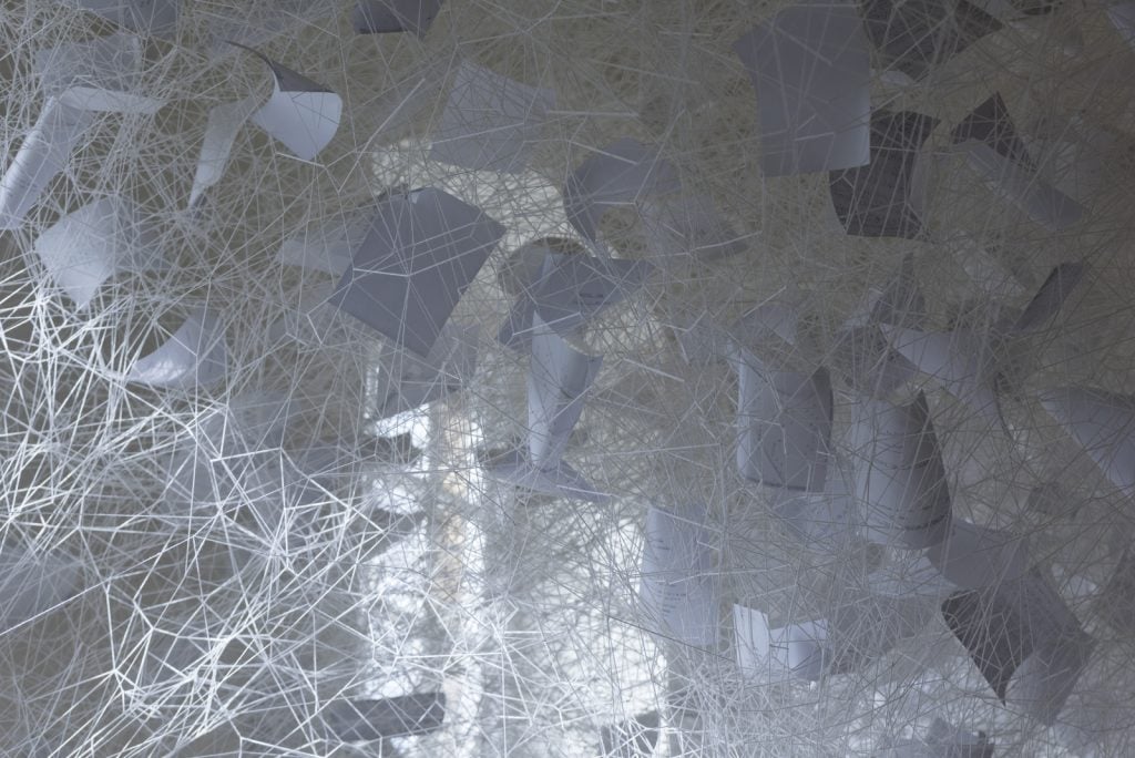 Beyond Time l’ultima installazione di Chiharu Shiota | Collater.al