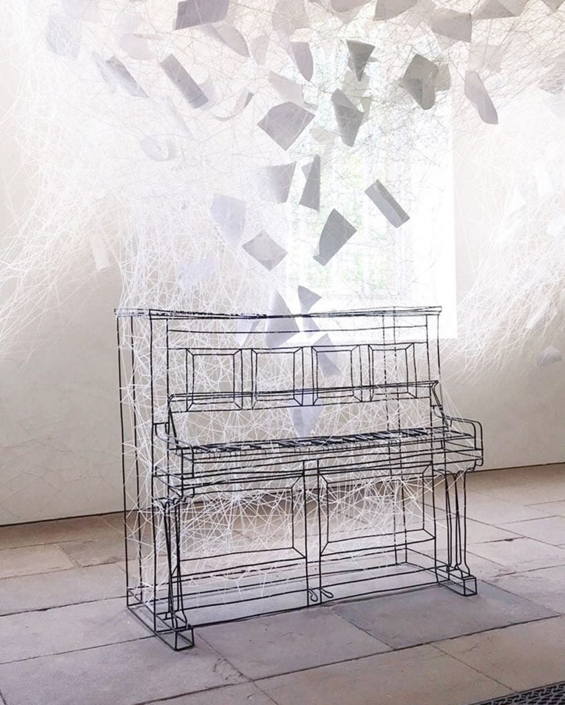 Beyond Time l’ultima installazione di Chiharu Shiota | Collater.al