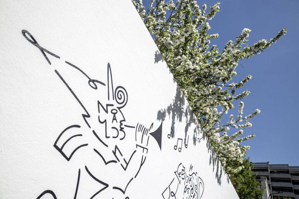 Il murale di HoNet a Parigi