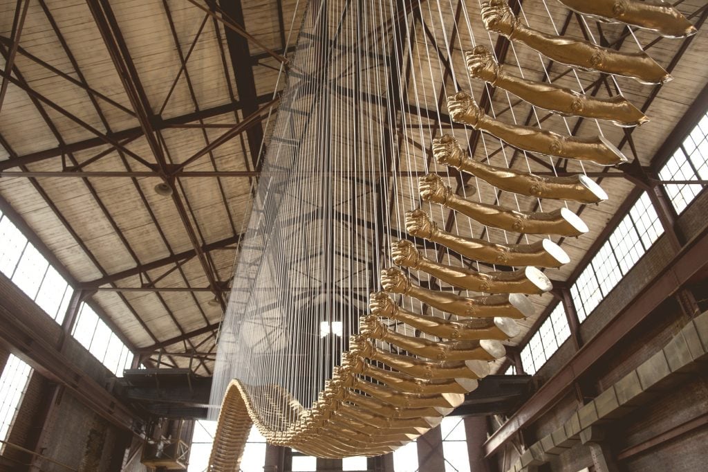 L'iconico gesto di Tommie Smith, immortalato da Glenn Kaino3 | Collater.al