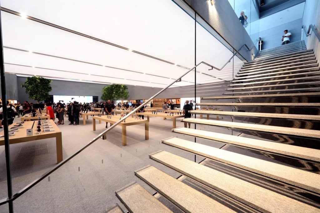 Apple Piazza Liberty | Collater.al
