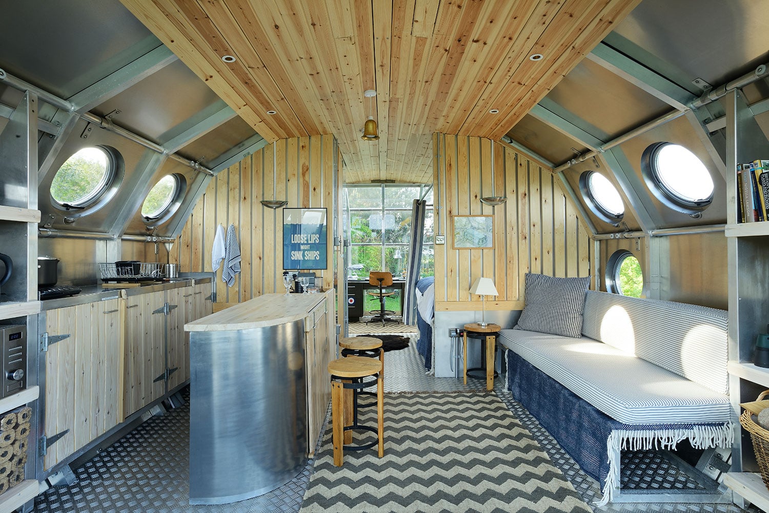 Air Ship | Collater.al