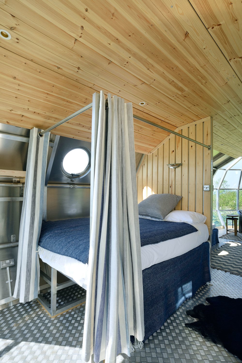 Air Ship | Collater.al