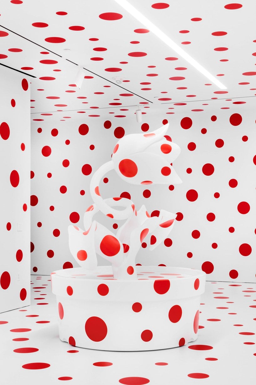 I giganteschi tulipani a pois di Yayoi Kusama invadono Los Angeles | Collater.al 1