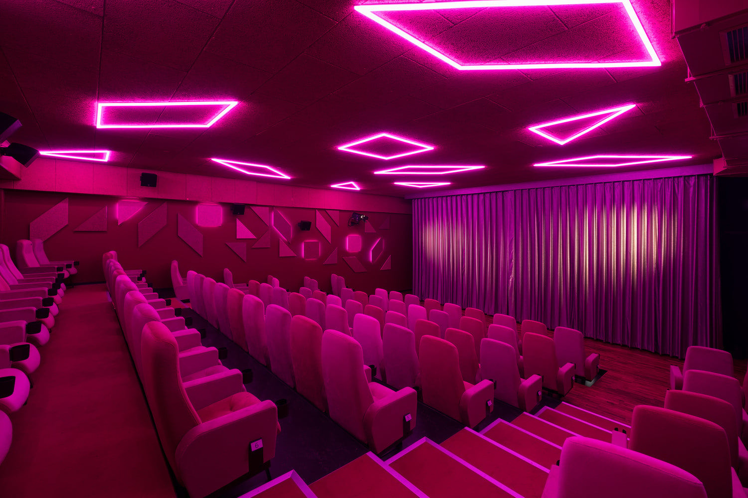 Questo cinema di Berlino è una vera opera d'arte | Collater.al 14