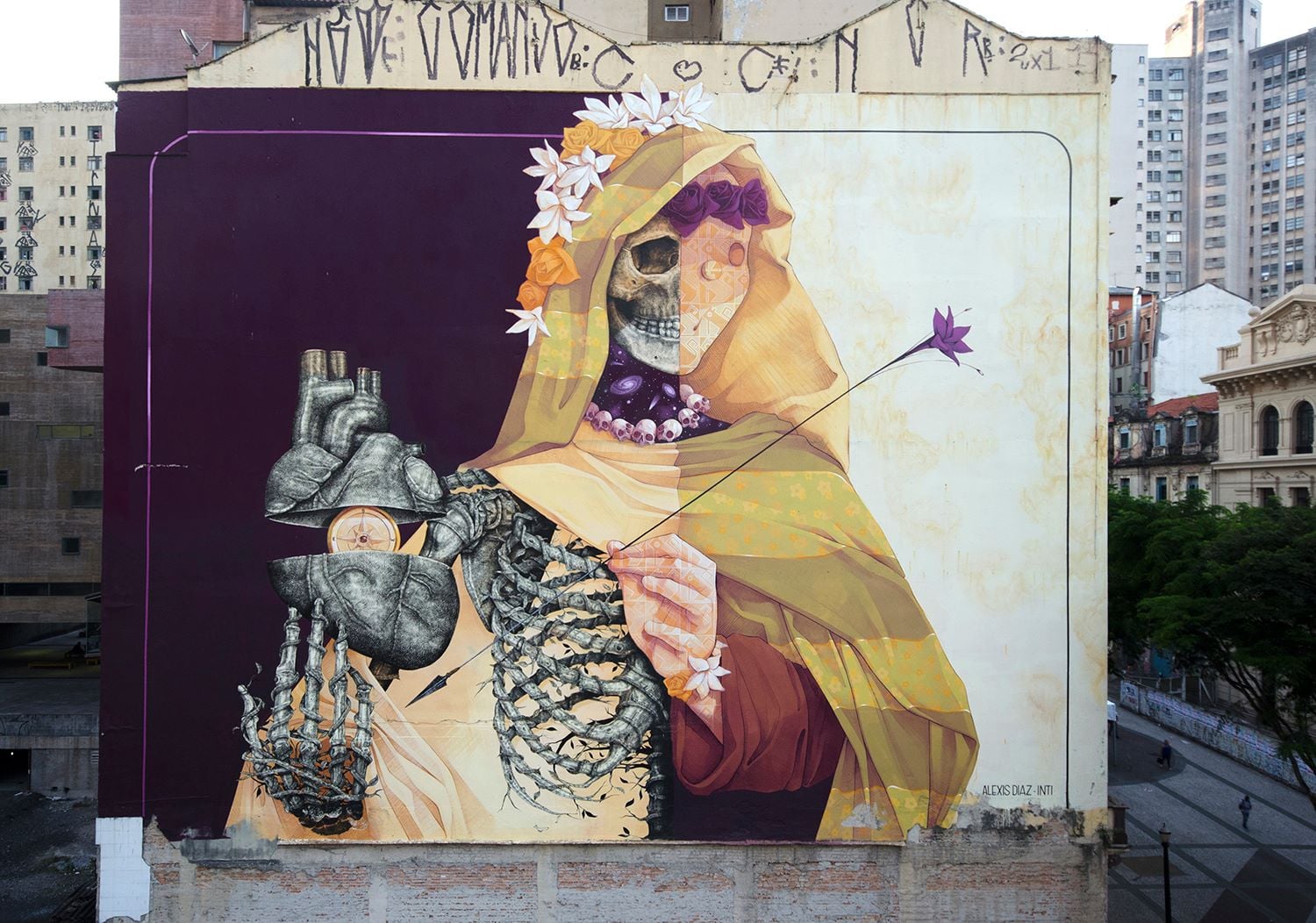 Colori caldi come il sole: il fascino latino dei murales di INTI | Collater.al