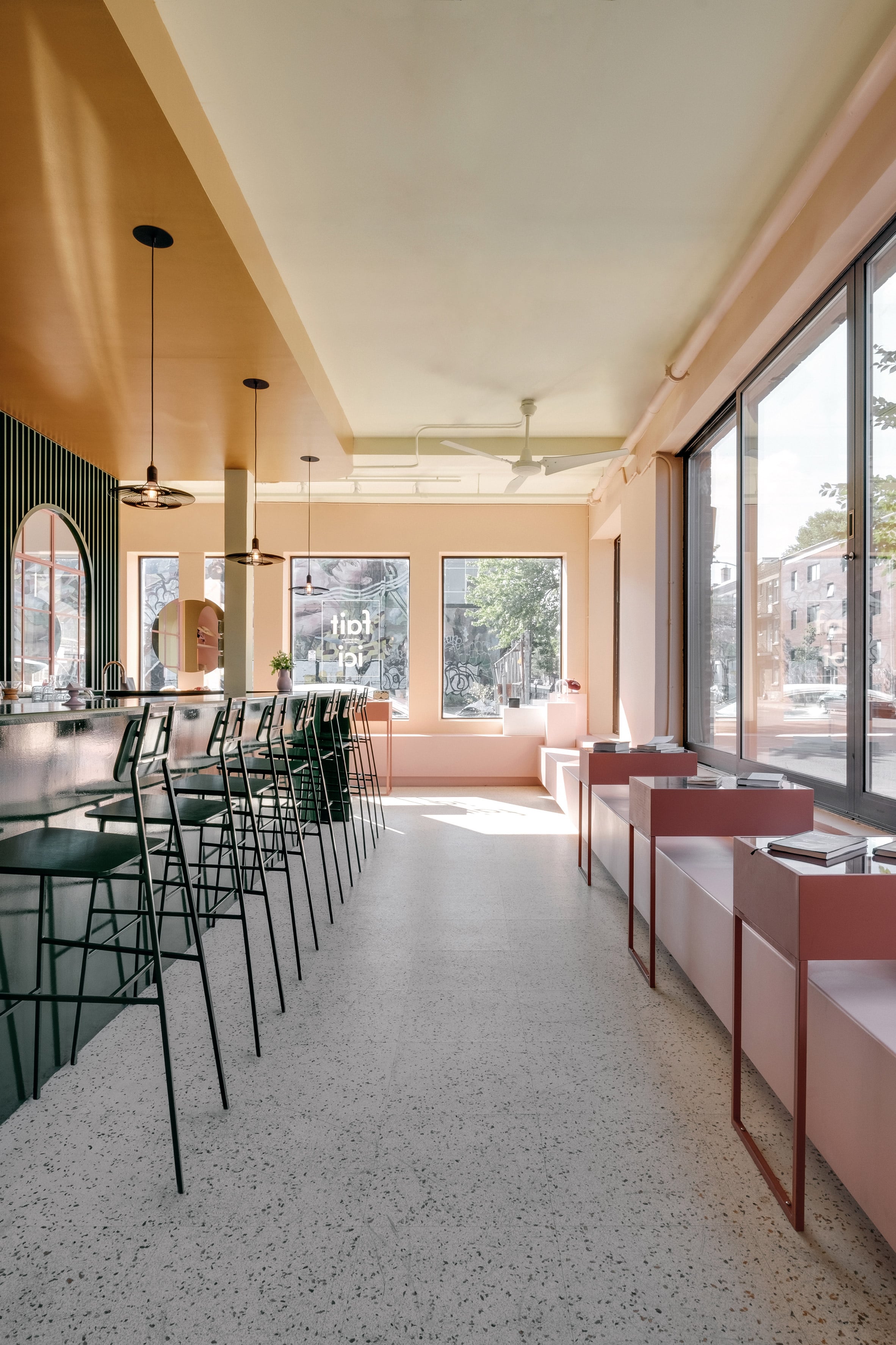 Il Pastel Rita Cafe di Appareil Architecture è un trionfo di colori | Collater.al