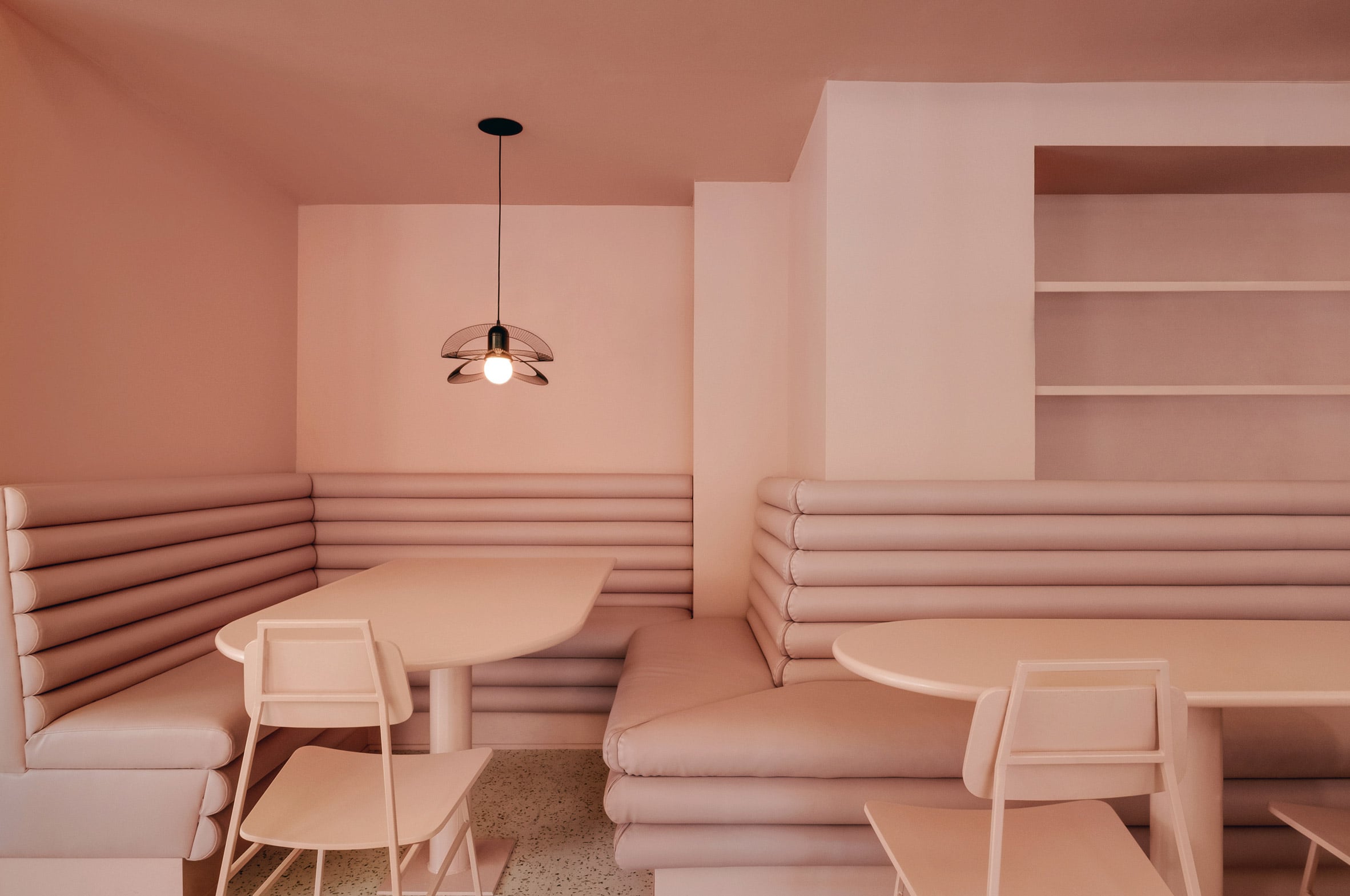 Il Pastel Rita Cafe di Appareil Architecture è un trionfo di colori | Collater.al