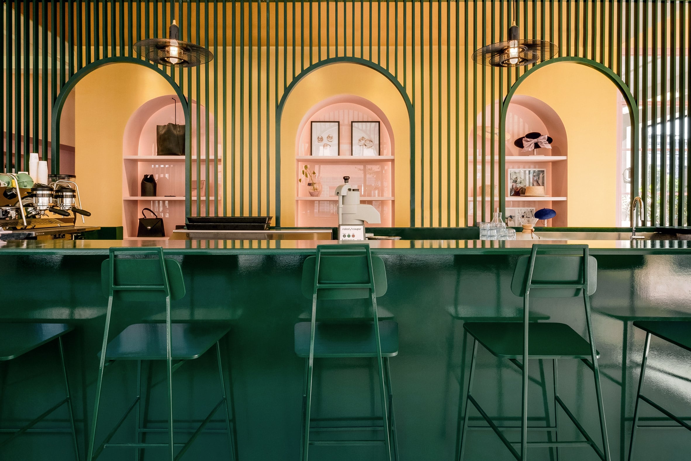 Il Pastel Rita Cafe di Appareil Architecture è un trionfo di colori | Collater.al
