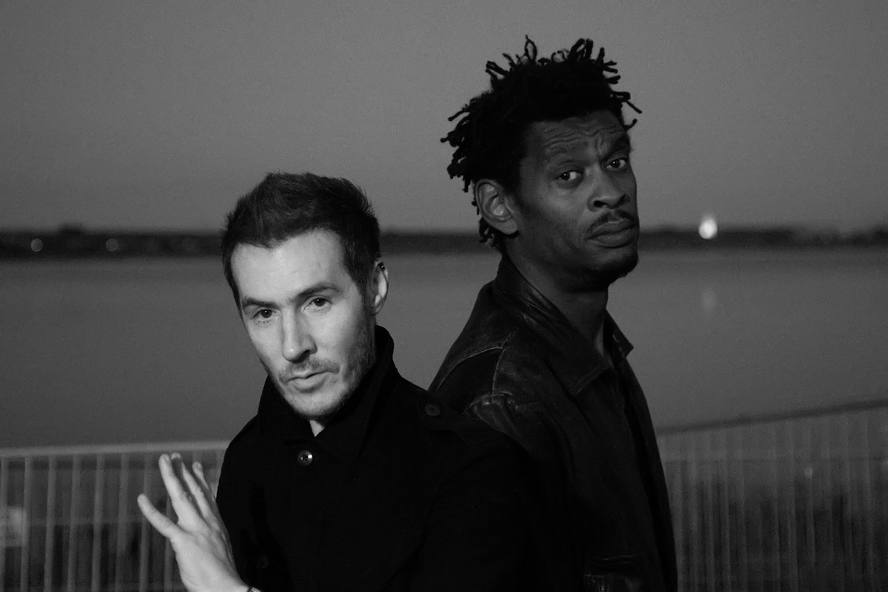 “Mezzanine” dei Massive Attack in una bomboletta spray | Collater.al