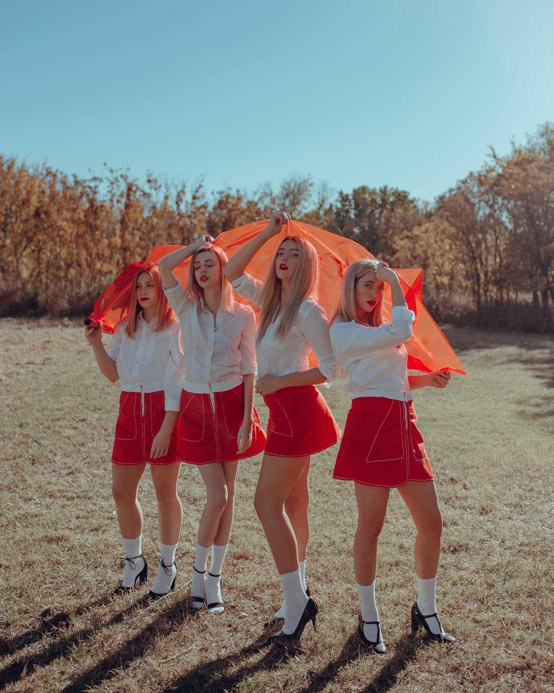 Girl squad! Le ragazze delle fotografie di Lainey Conant | Collater.al