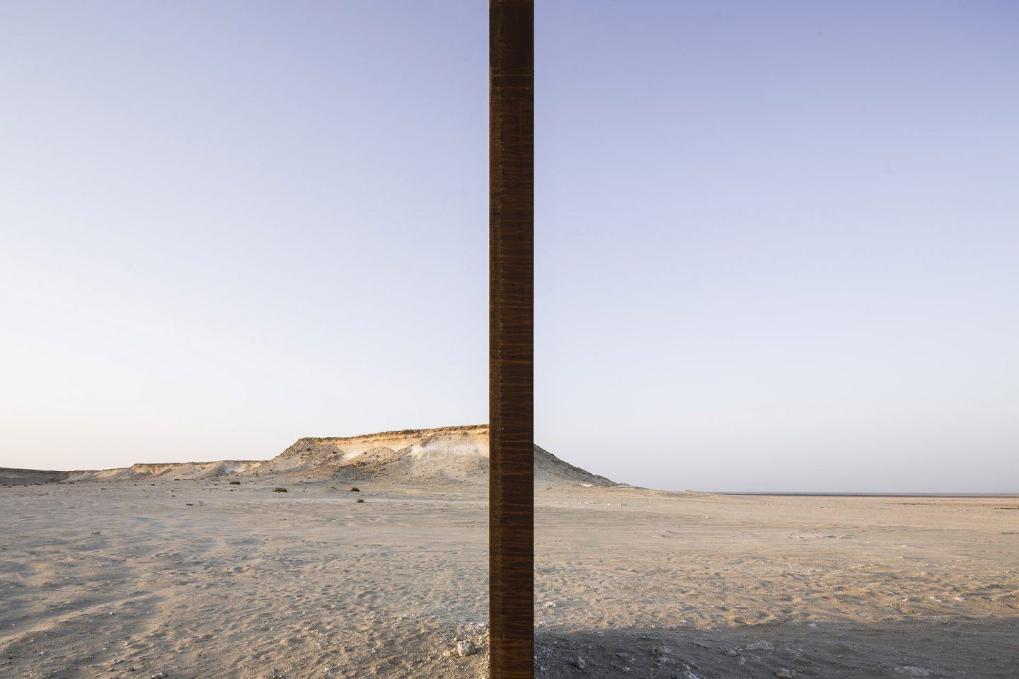 Le sculture in mezzo al deserto del Qatar di Richard Serra | Collater.al