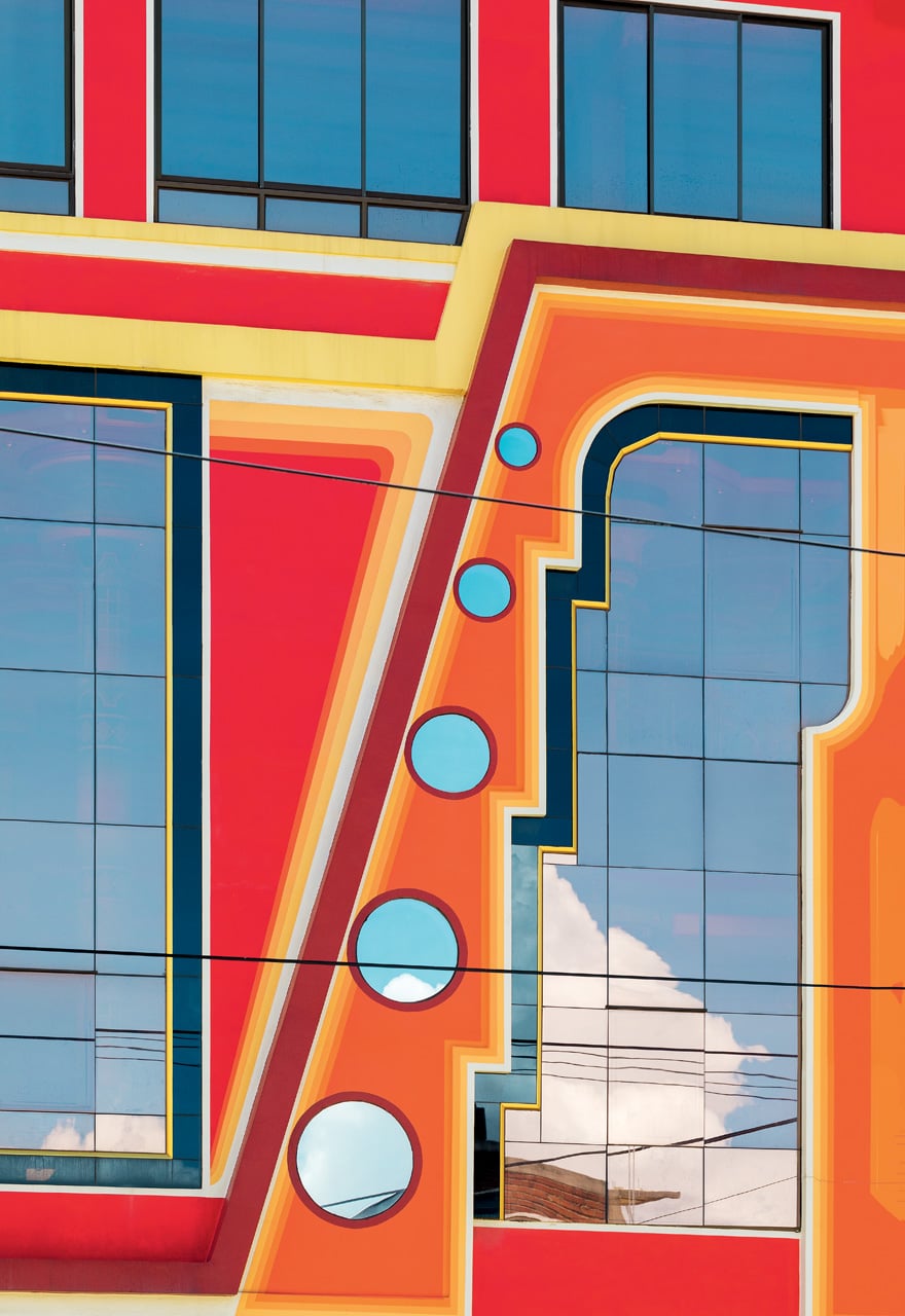 Le architetture di Freddy Mamani sembrano giocattoli | Collater.al