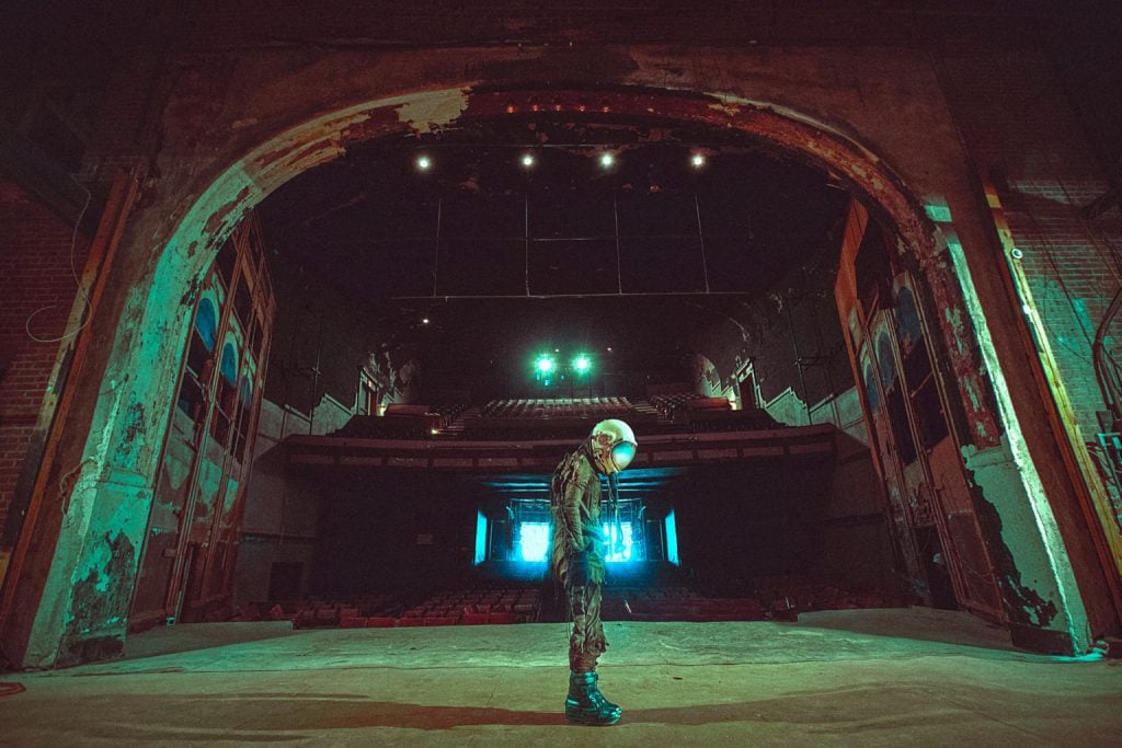 Lonely Astronaut, la solitudine nelle fotografie di Karen Jerzyk | Collater.al