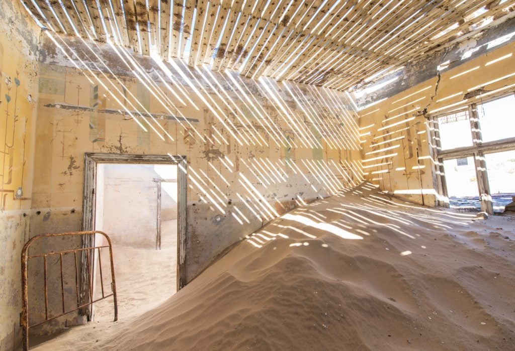 sand of time romani veillon | Collater.al