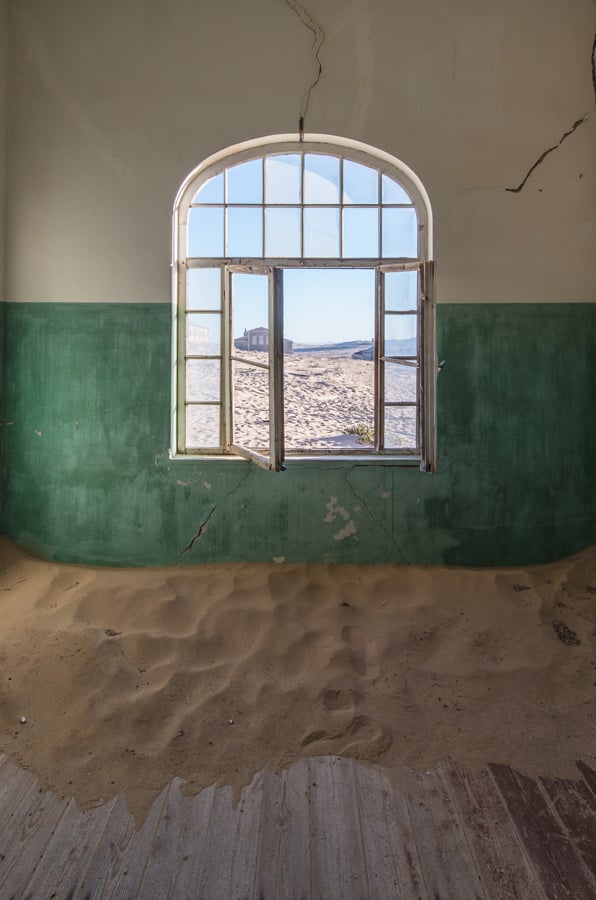 sand of time romani veillon | Collater.al