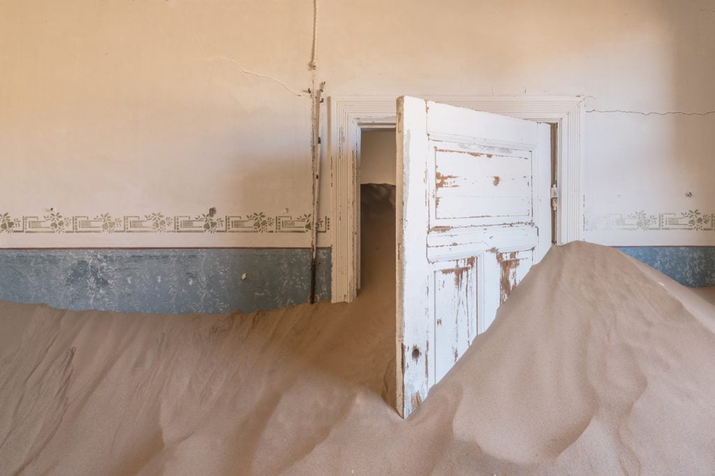 sand of time romani veillon | Collater.al