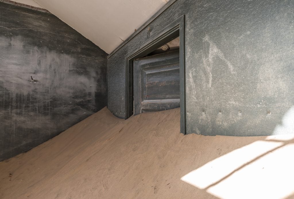 sand of time romani veillon | Collater.al